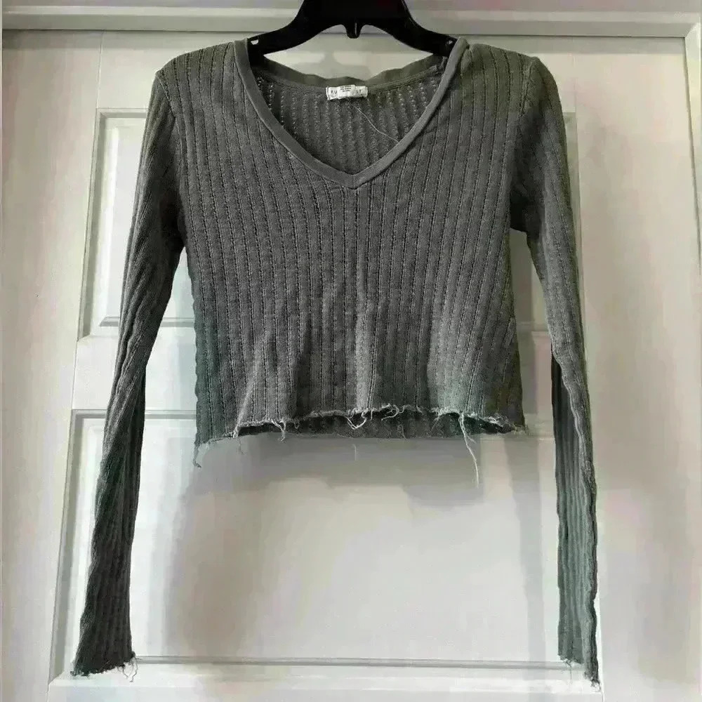 Women’s grey long sleeve shirt size small